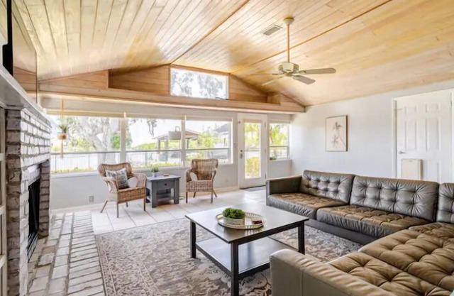 Tampa Bay Waterfront Home-Pet Friendly-Hot Tub-Complimentary Kayaks