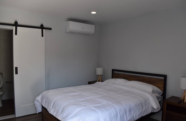 Tannersville Village on SawMill Creek Room #6 - 1 Queen