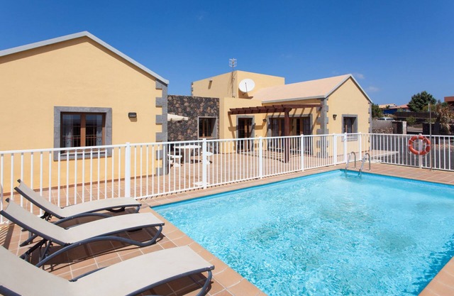 Tao Mazo 3 - Great 3 bedroom house with private pool, garden and BBQ