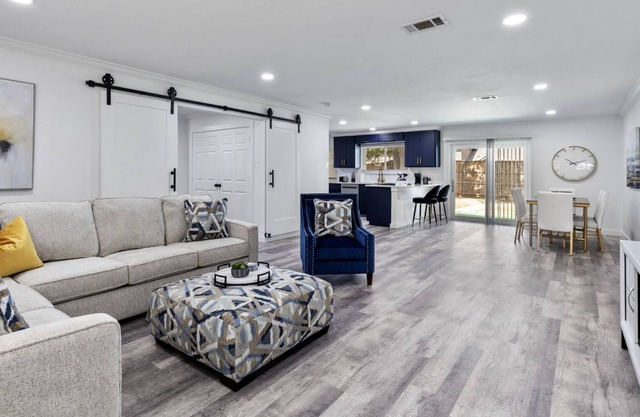 TCH - 3BR/2BA Home in Grapevine - M