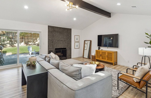 TCH - 4BR/3BA Home in Grapevine - C