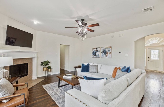 TCH - Spacious 5bd/3.5ba in Plano with Office