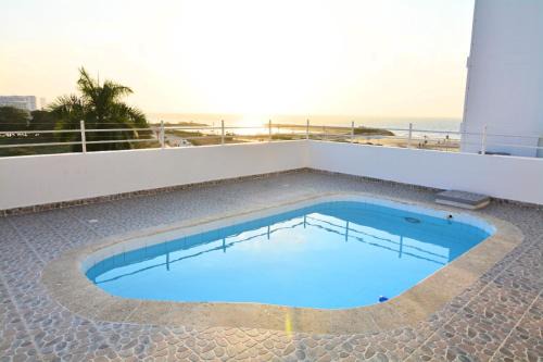 Te la mereces, frente al mar