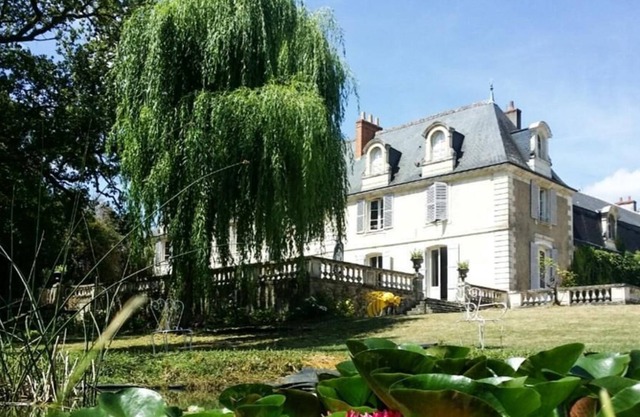 TEA&CHILL - Le Chateau des Tourelles - heated pool, tree houses