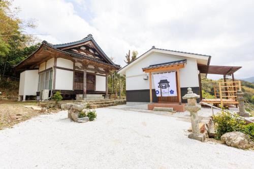 Temple Hotel Kokushoji 宿坊 国昌寺
