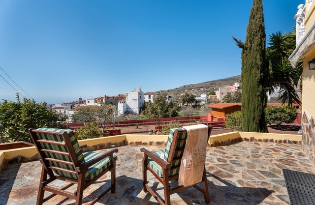 'Tenades 2' with Sea View, Wi-Fi and Air Conditioning.