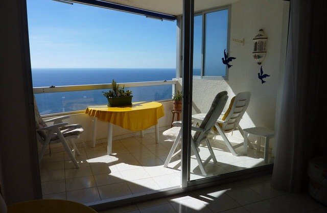 Tenerife '1 Million - $ - view' of Mount Teide and the North Coast. Dream pool
