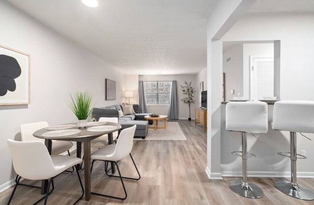 Terrace Flat 111 - Updated Flat|Columbus|OSU