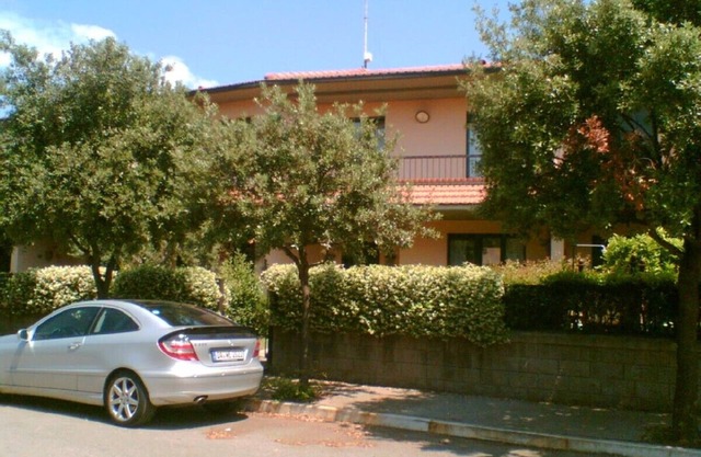 Terraced house (2 floors), 200 mtr to the beach - opposite the island Elba