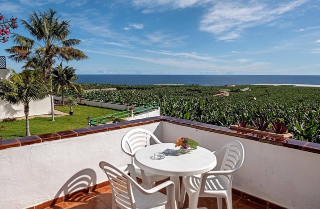 Terrazas Malpaís 3 Apartment inside of banana plantation with ocean view