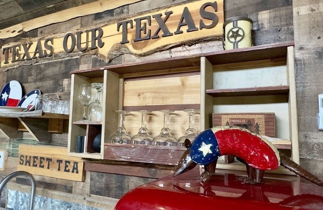 Texas Our Texas - Castell Cabin - Sleeps 4