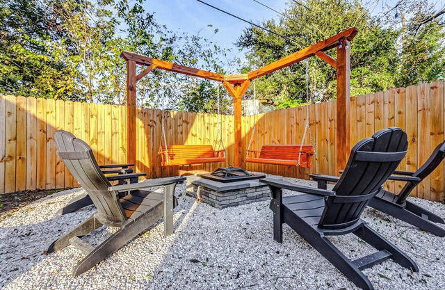 Texas Two-Step: Near NRG/Full Game Room/Lounge+Fire Pit