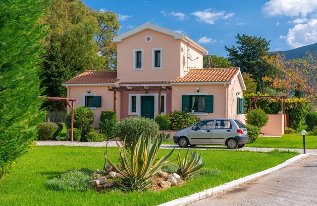 Thalia (2 Bedrooms, Sleeps 4)