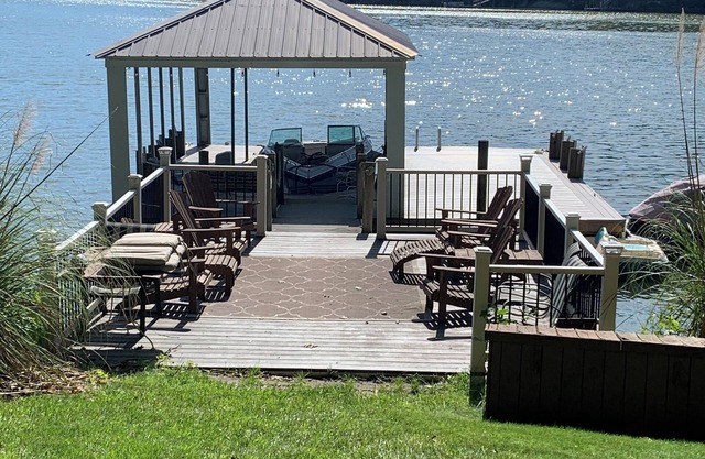 Thanksgiving ; just REDUCED to 250 per night; 3-night min stay