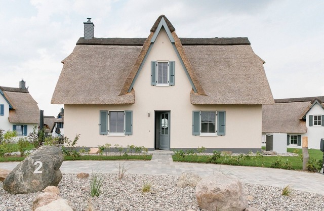 Thatched house for families with children