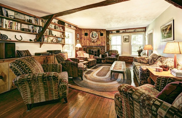 The 1801 Armstrong House - A charming historic gem in the Chenango River valley