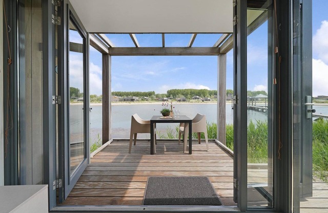 The 4-person Studio consists of two 2-person studios, connected on the ground floor with an adjoining door, Featuring terraces with views of both the landside and the water.