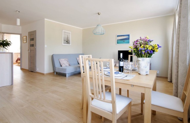 The 52m² Ursynów apartment 10 minutes from Frederic Chopin Airport