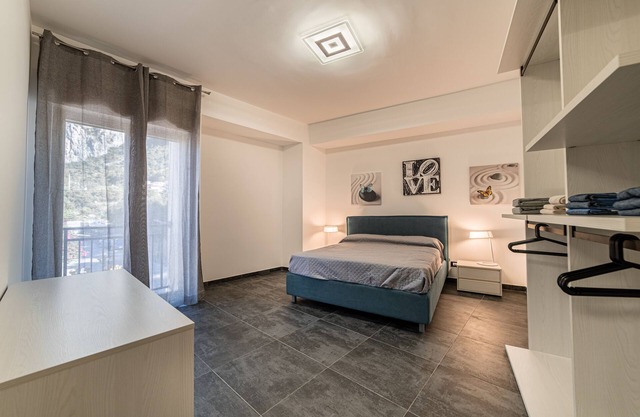 The abodes of the zodiac-Dimora del Toro APARTMENT 6/7 SLEEPS