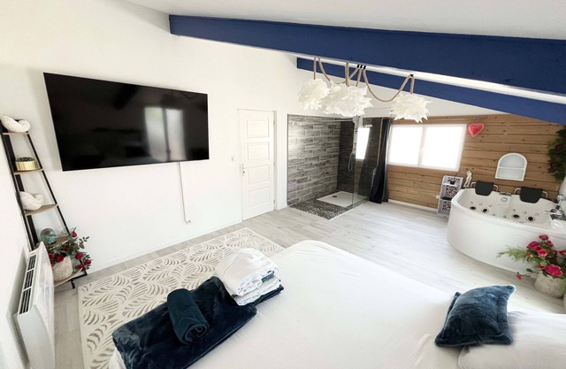 The Amantis suite, XXL Bath and Sauna in Mauguio