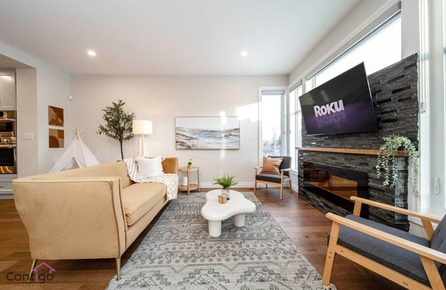 The Azure | Near DT & University | TWO King Beds!