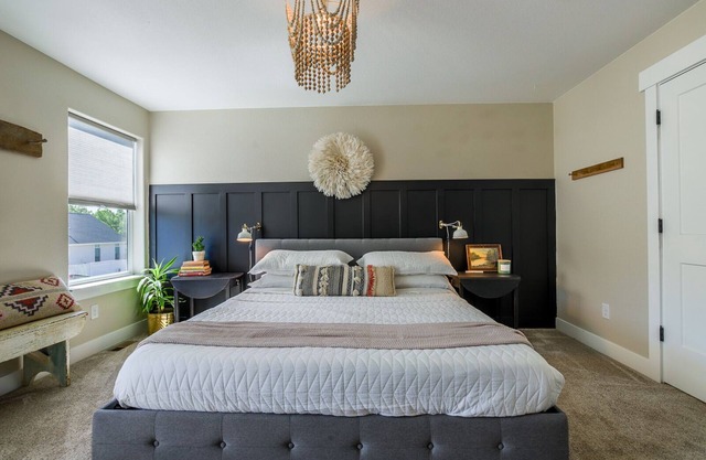 The Baldwin Bungalow Boho Charm + Hot Tub Historic Downtown Stay