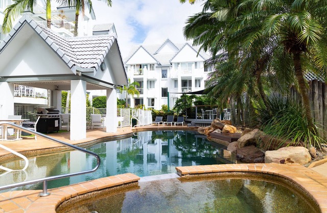 The Bay 23 - Walk to Snapper, D'Bah & Coolangatta