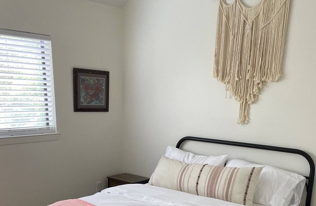 * The Bayou House * Water view Townhouse in Bluewater Bay