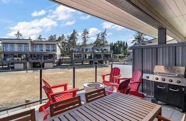 The Beach House at Saratoga: Oceanfront Escape