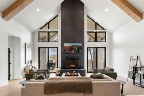 The Bear At Sugar Mountain