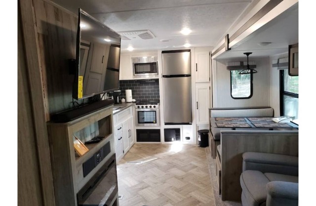 The Beautiful Blue. Villages-Lady Lake-Ocala, Grand Oaks