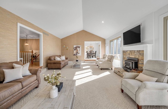 The Belle LUX KY Bourbon Trail-Hot tub-Hiking Trails on over 120 acres!