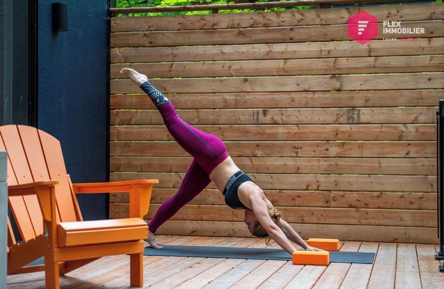 The Bellevue in Portneuf/Private SPA, 65” TV, Sonos, Pool, Sauna, Billiards