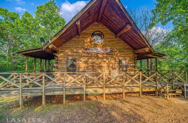 The Big Buffalo sleeps 15 with Hot Tub