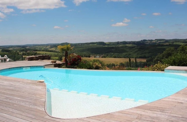THE BIG HOUSE AND ITS OVERFLOW POOL