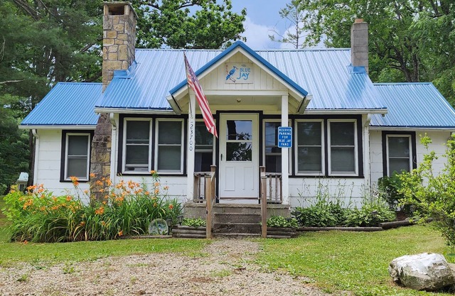The Blue Jay at Canadohta Laken"Private Lakefront Lot Included"