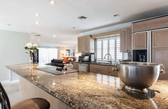 The Boca House near Beach w/Pool TRUE FL !