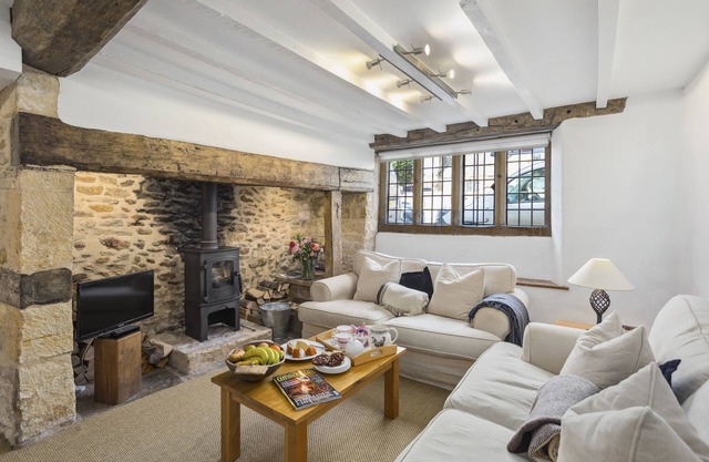 The Brew House - a cotswold cottage that sleeps 6 guests in 3 bedrooms