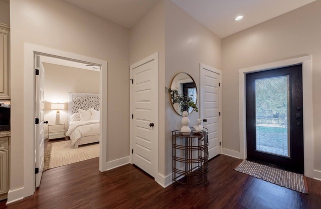 The Broadmoor - A Designer Condo in Bryan Texas