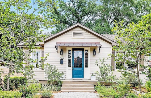 The Bungaleaux - Charmer Very Close to LSU, ON St. Paddy's Day Parade Route!