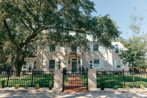 The Carriage House Inn Bed and Breakfast