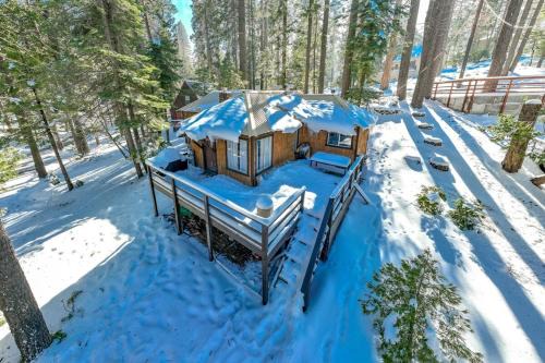 The Cedar House Prime Spot Kayaks & Cool Ac