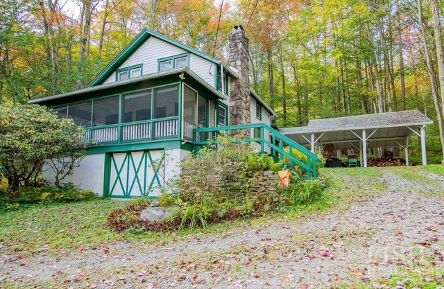 "The Chalet" at Lake Mokoma