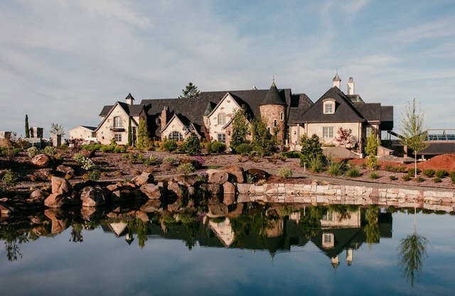 The Chateau de Lis - A Luxury Old World Resort