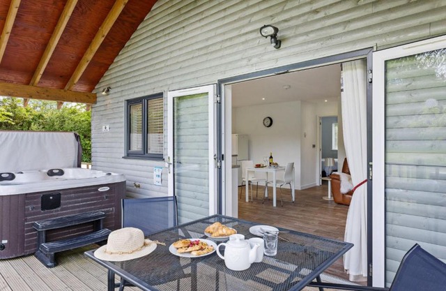 The Clover Lodge, Red Lake Farm Nr Glastonbury