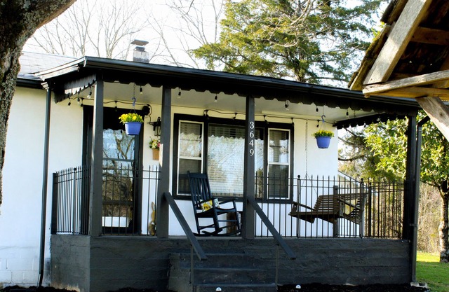 The Cottage at Willow Hill- Minutes from Branson!