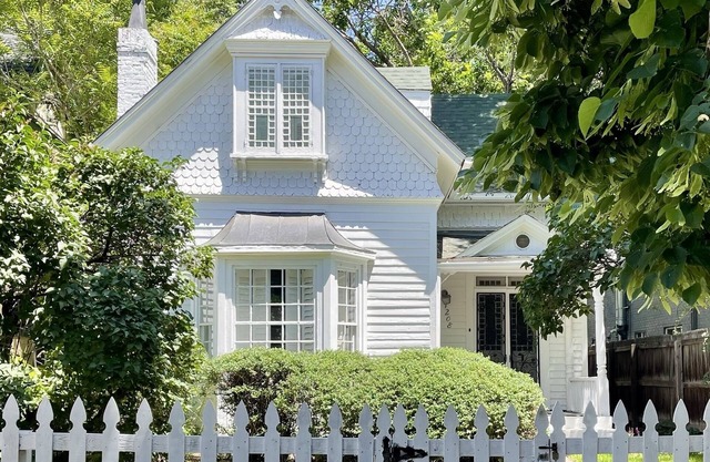 "The Cottage" Downtown Denver