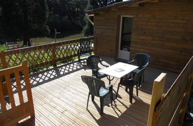 The cottage lake, lescure-jaoul