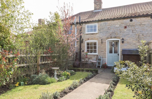 THE COTTAGE, romantic, luxury holiday cottage in Lincoln