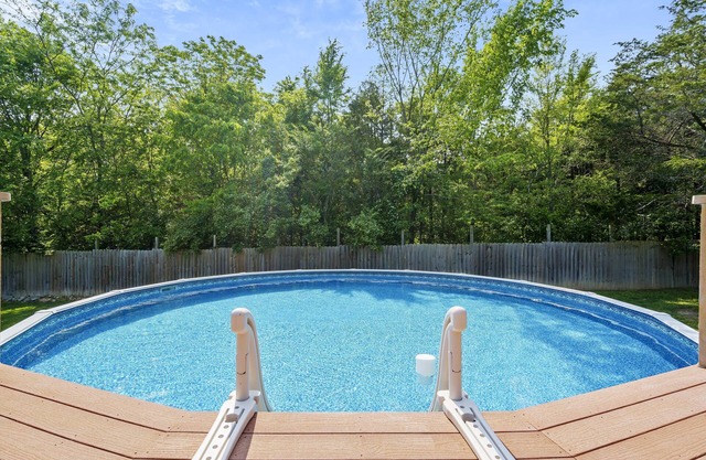 The Cozy Cottage Getaway | Private pool & hot tub